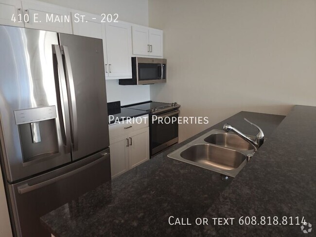 Building Photo - 2 bedroom/ 1.5 bath in Sun Prairie, WI Unit 202 Rental