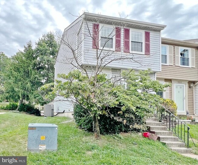 Building Photo - 6001 Rowanberry Dr Rental