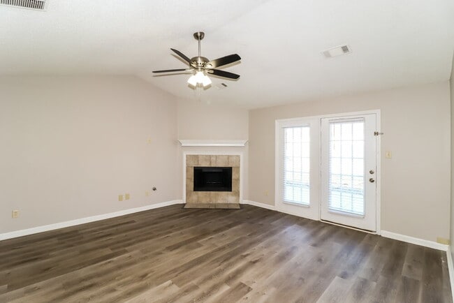 Photo - 180 Pine Ridge Ln