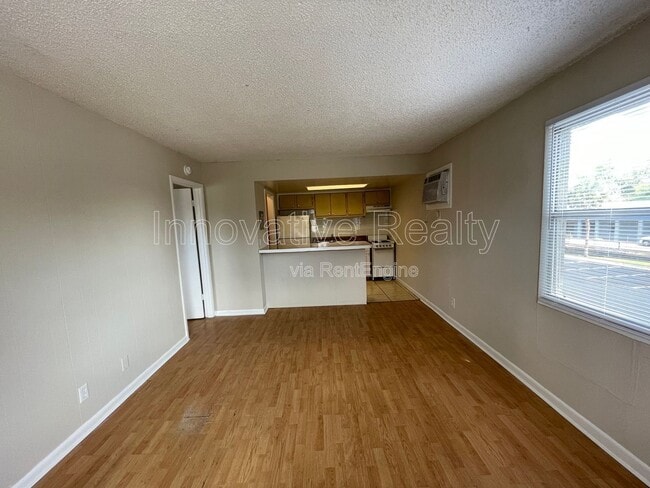 Building Photo - 5101 Curry Ford Rd Unit 4