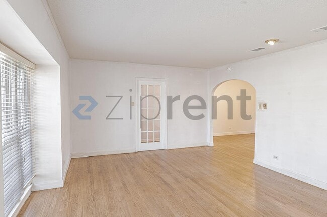 Photo - 1418 W Shepherd St