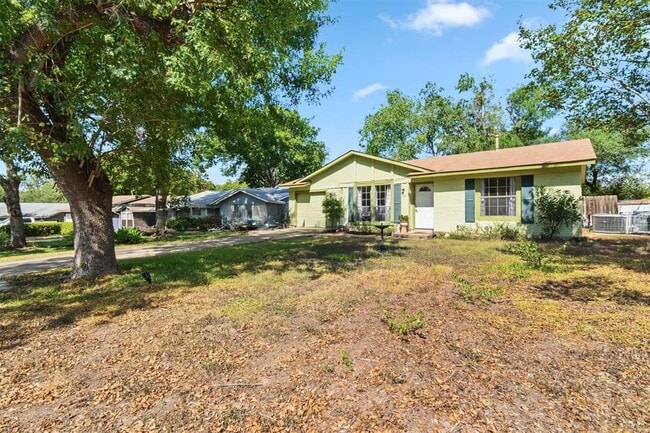 Photo - 722 Wales Way