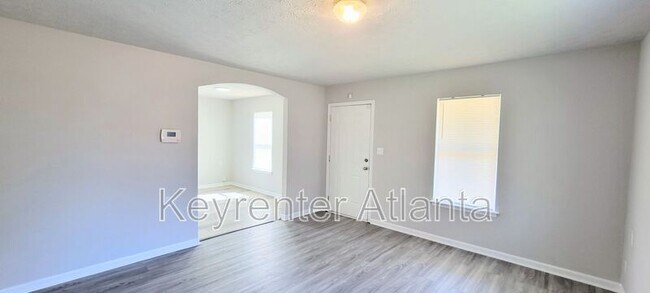 Photo - 41 Meldon Ave SE