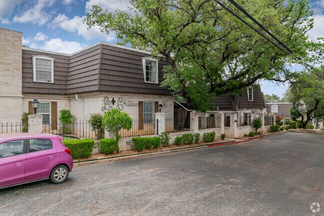 Primary - Les Chateaux Townhomes