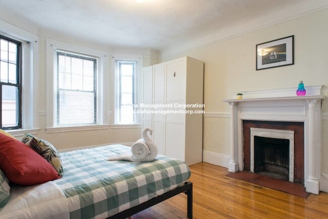 Photo - 48 Babcock St Unit 4