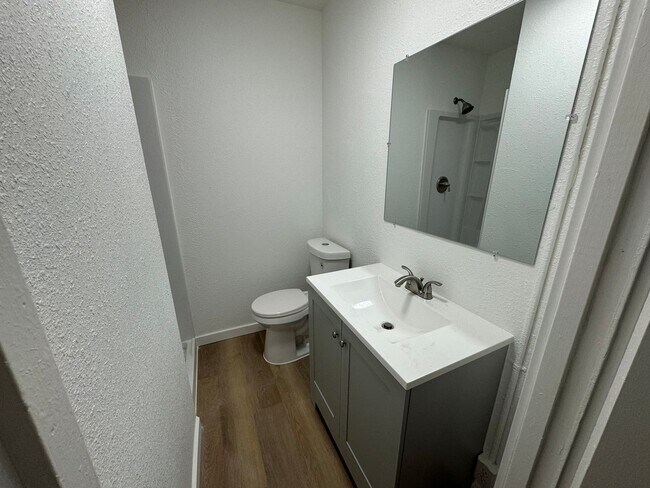 Photo - Lily Apartments Unidad B