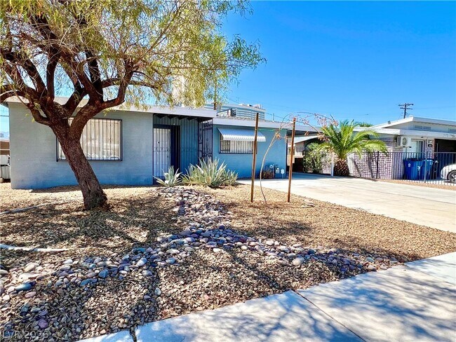 Photo - 2300 Santa Clara Dr