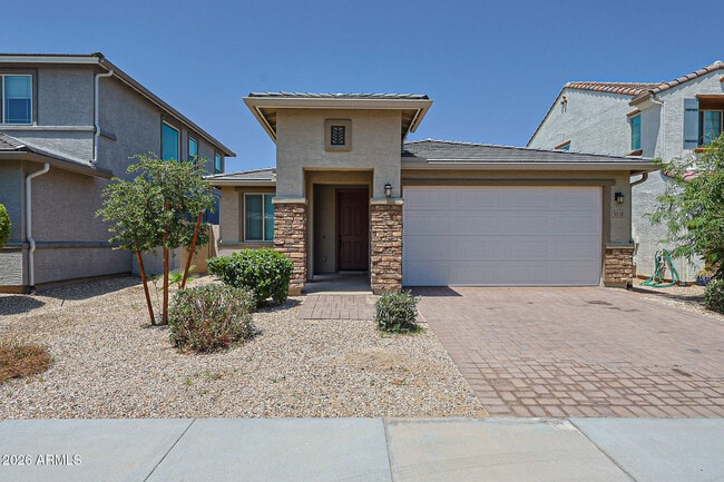 Building Photo - 9018 W San Miguel Ave
