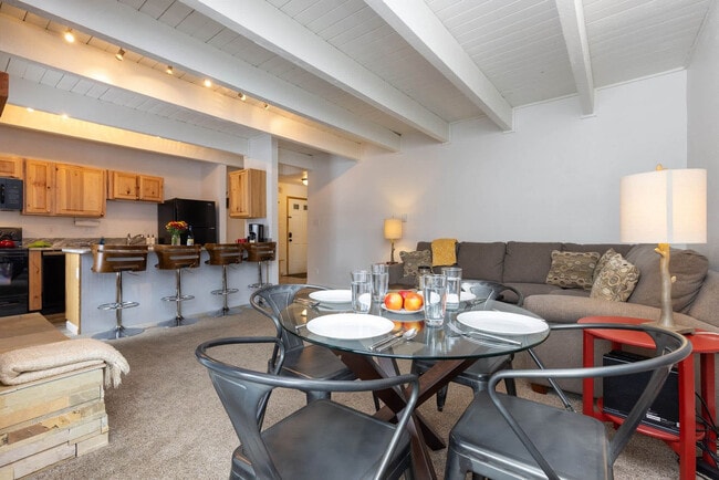 Photo - 465-464 4 O'Clock Rd Unit ID1387656P