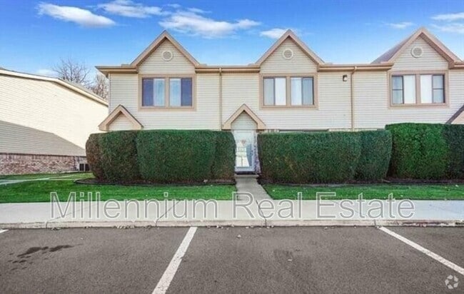 Building Photo - 50406 Bay Run S Rental