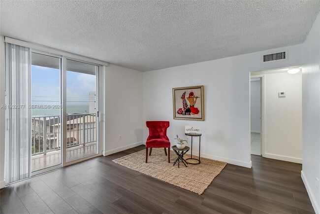 Photo - 1801 S Treasure Dr Unit 417