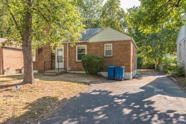 Photo - 320 Henquin Dr