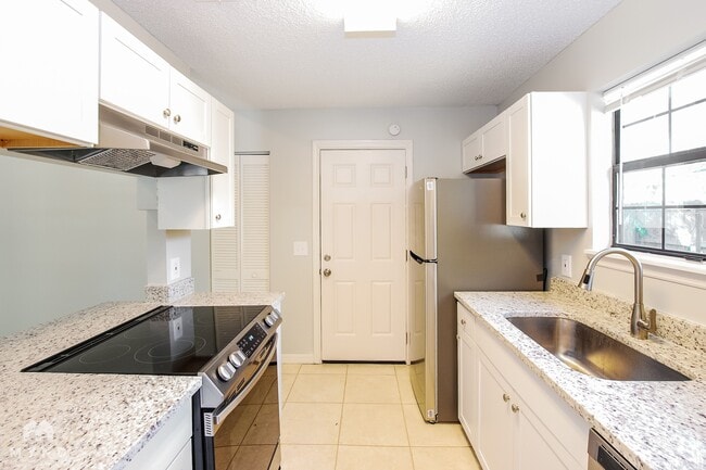Photo - 209 Gerona Rd
