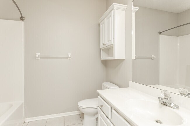 2BR, 2BA - 1,194 SF