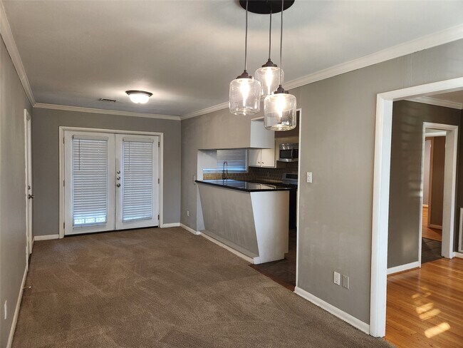 Photo - 6418 Woodbrook Ln