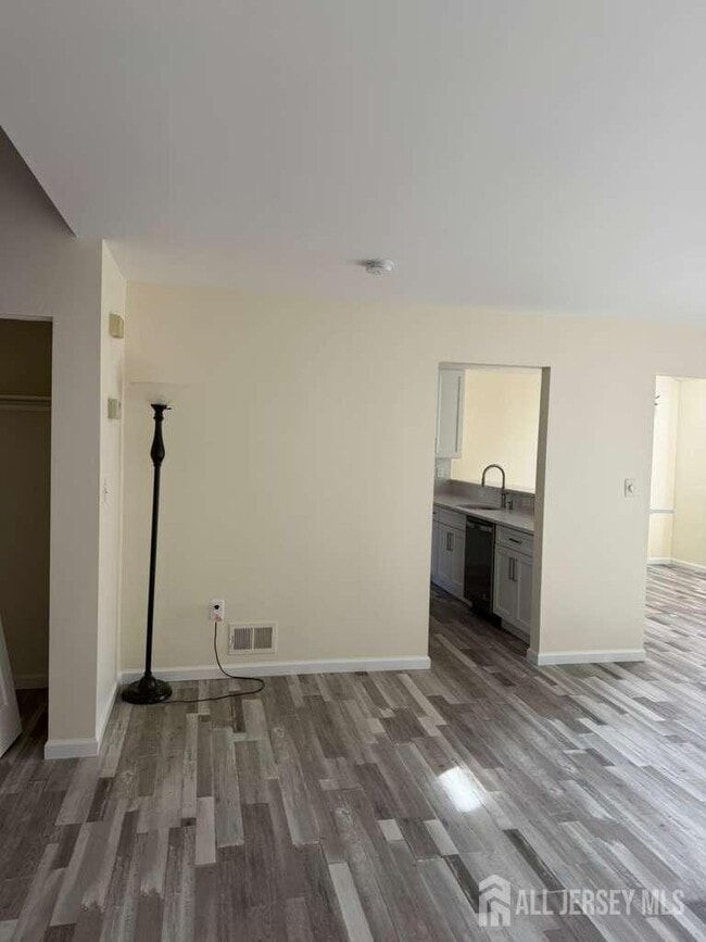 Photo - 126 Winchester Way