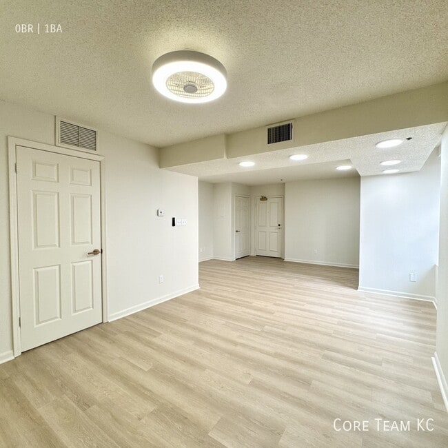 Photo - 235 Ward Pkwy Unit 309