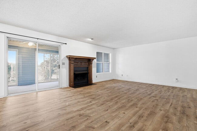 Photo - 4055 Whitehall Way