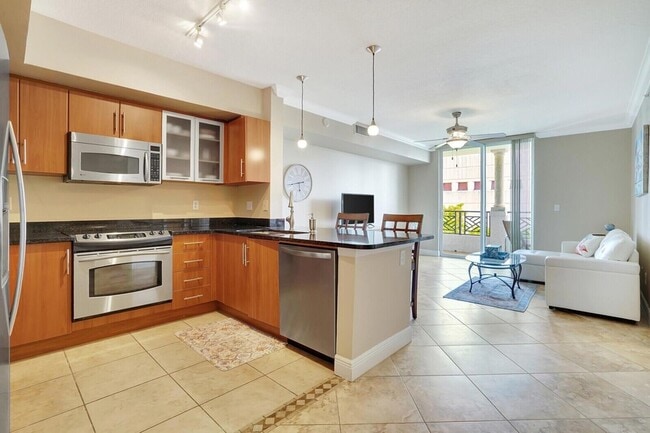 Building Photo - 600 S Dixie Hwy Unit 607 Rental