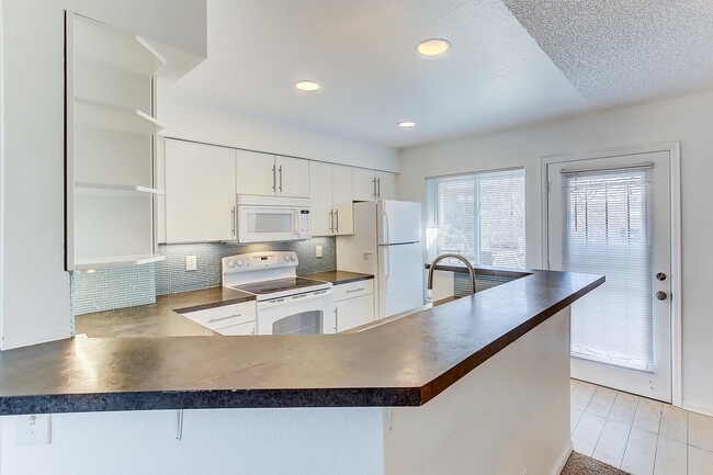 Photo - 2 Acoma St Unit 2 Acoma  6