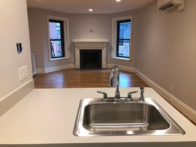 Photo - 170 Newbury St Unit 6