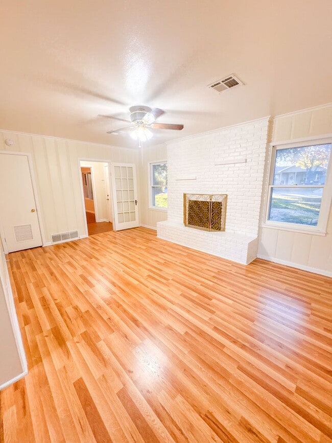 Photo - 2005 Downing St