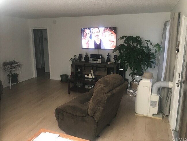 Photo - 5500 Ackerfield Ave