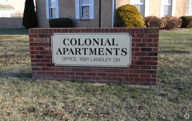 Colonial Manor Townhomes