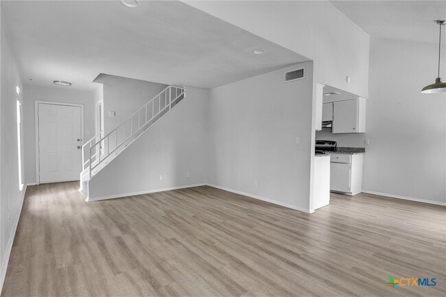 Building Photo - 2410 Patrick Henry St