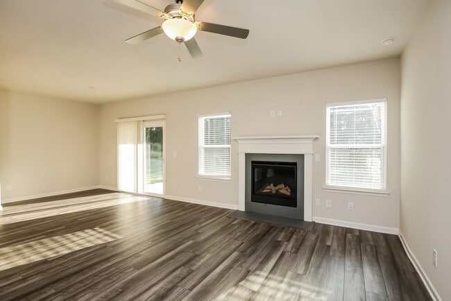 Photo - 5856 Hackberry Ln