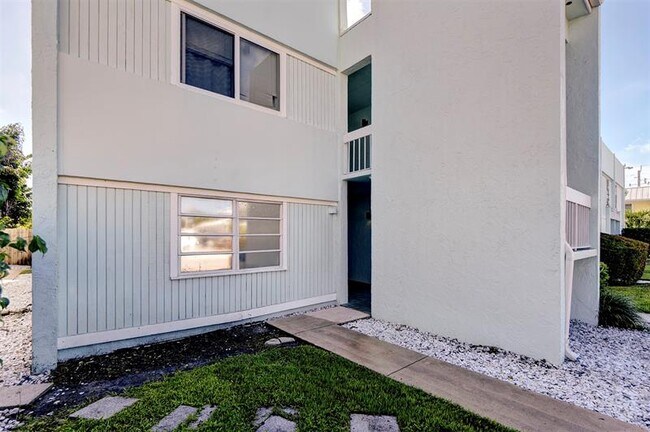 Photo - 3636 NE 21st Ave Unit 3636