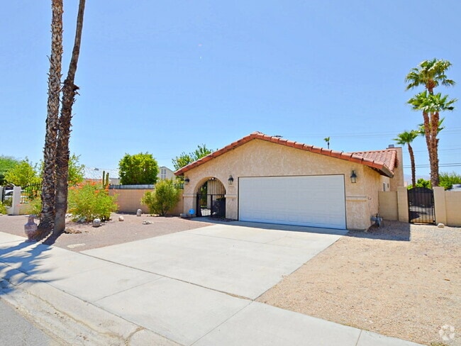 Building Photo - Cozy 3 bed 2 bath Cathedral City home