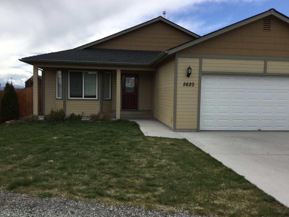 Photo - Modern 3 bed 2 bath home