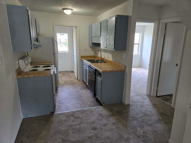 Photo - 755 Burcale Rd