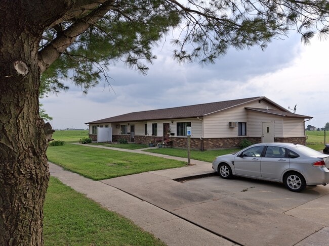 Photo - 340 S Rowe Ln Unit 1