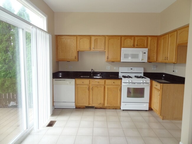 Photo - beautiful 2 bed 1.5 Bath spacious town home