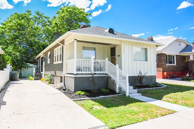 Building Photo - Peach Pointe - Green Street