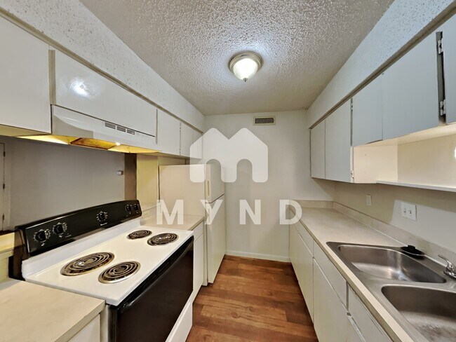 Photo - 613 W San Antonio St Unit 105 Unidad 105