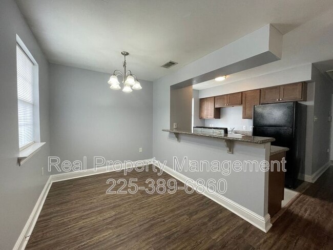 Photo - 5500 Dianna Dr Unit 1