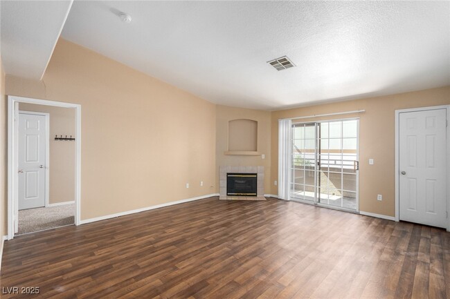 Photo - 4730 E Craig Rd Condo Unit 2180