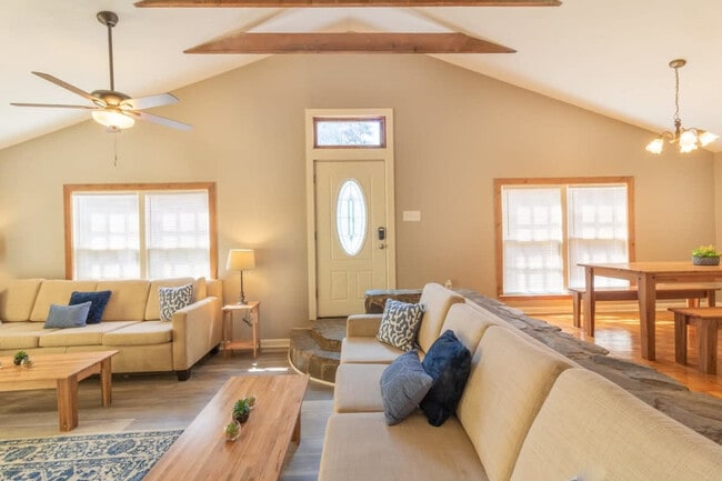 Photo - 3912 Crestview Dr Unit ID1043628P