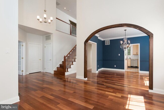 Photo - 30 Leicester Ct