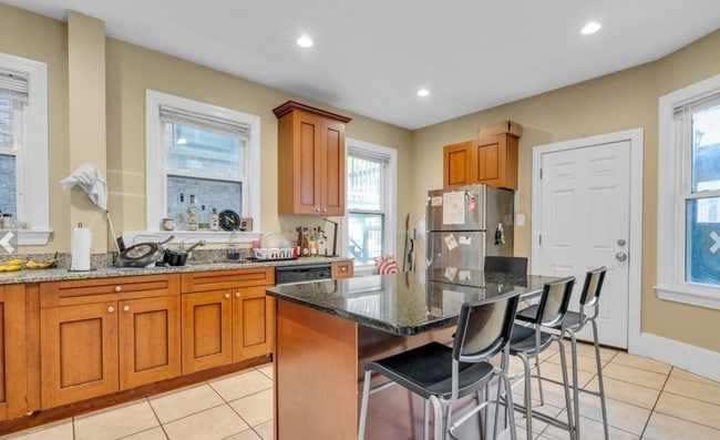 Building Photo - 176 Saint Alphonsus St Unit 88