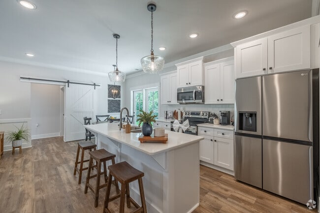Interior Photo - Newport Station Rental