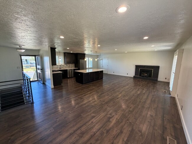 Photo - Spacious 4 Bed, 2 Bath Home with Fenced Yard