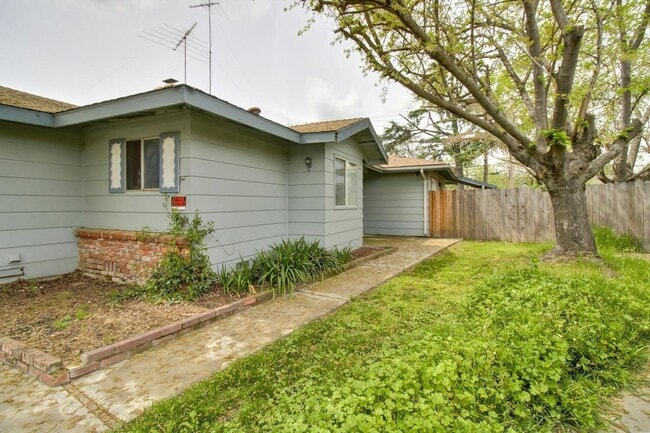 Photo - Renovated 3BD/2BA on Quiet Cul-de-Sac