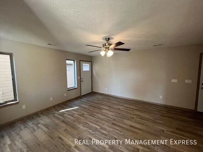 Photo - 3-Bedroom, 1.5 Bath Townhome