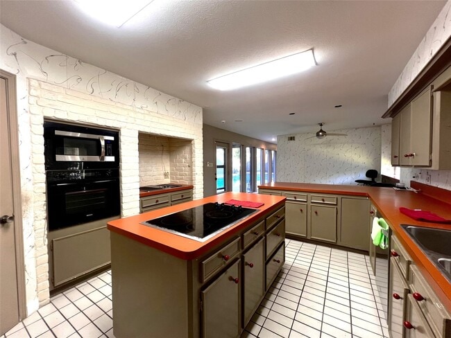 Building Photo - 2002 Tucumcari Dr