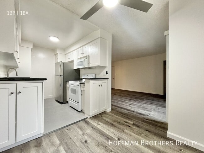 Photo - 12029 Goshen Ave Unidad 6