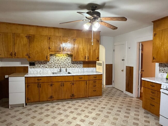 Building Photo - 32 Heaton Ave Unit #2